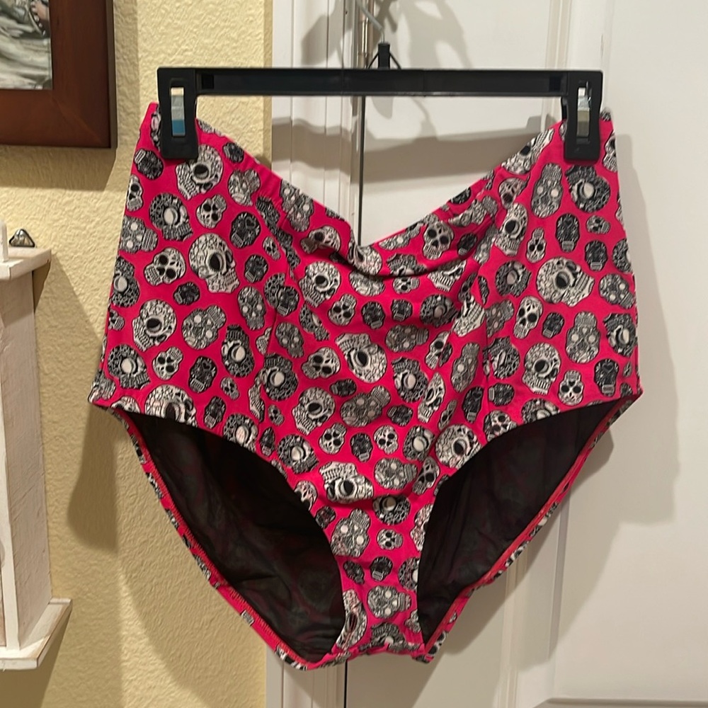 Skull swim bottoms